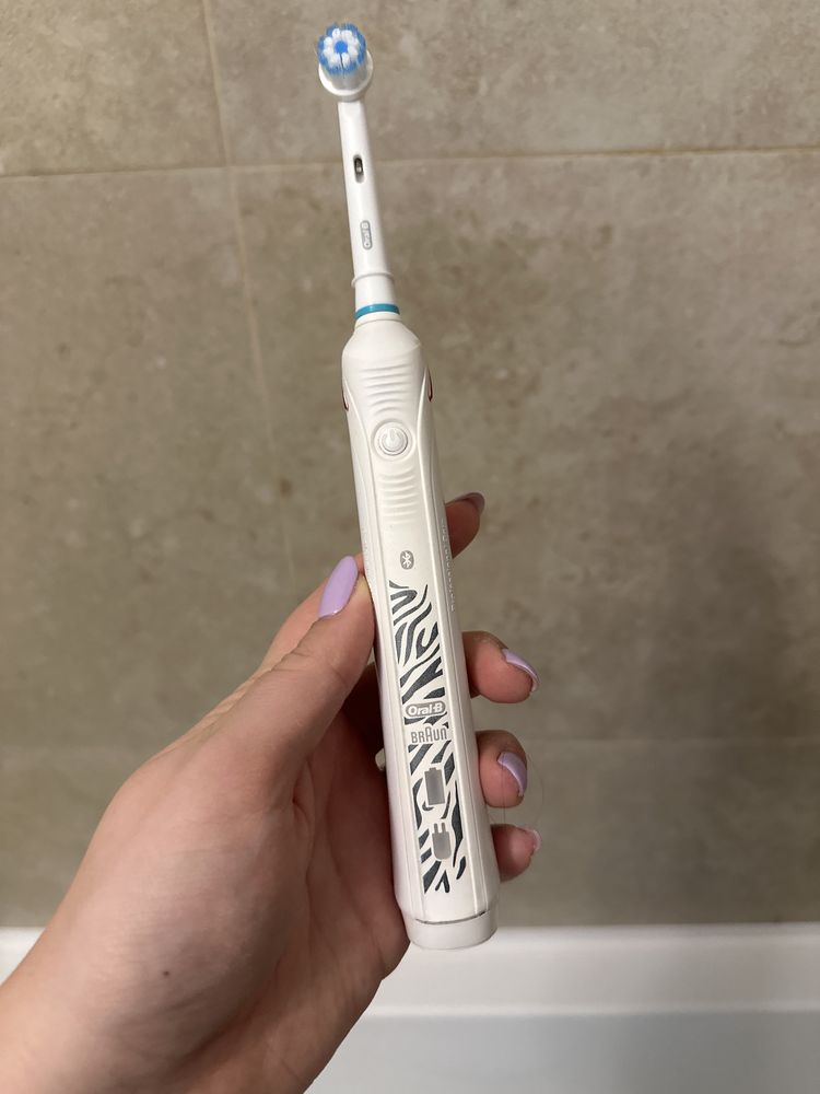 Periuta de dinti Oral B