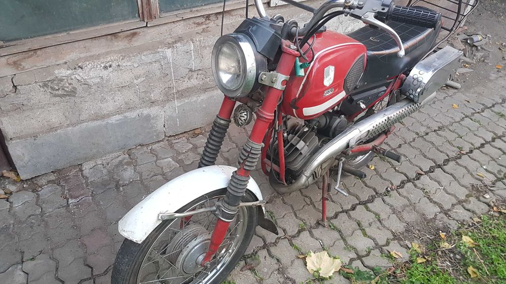 Motocicleta Mobra Hoinar