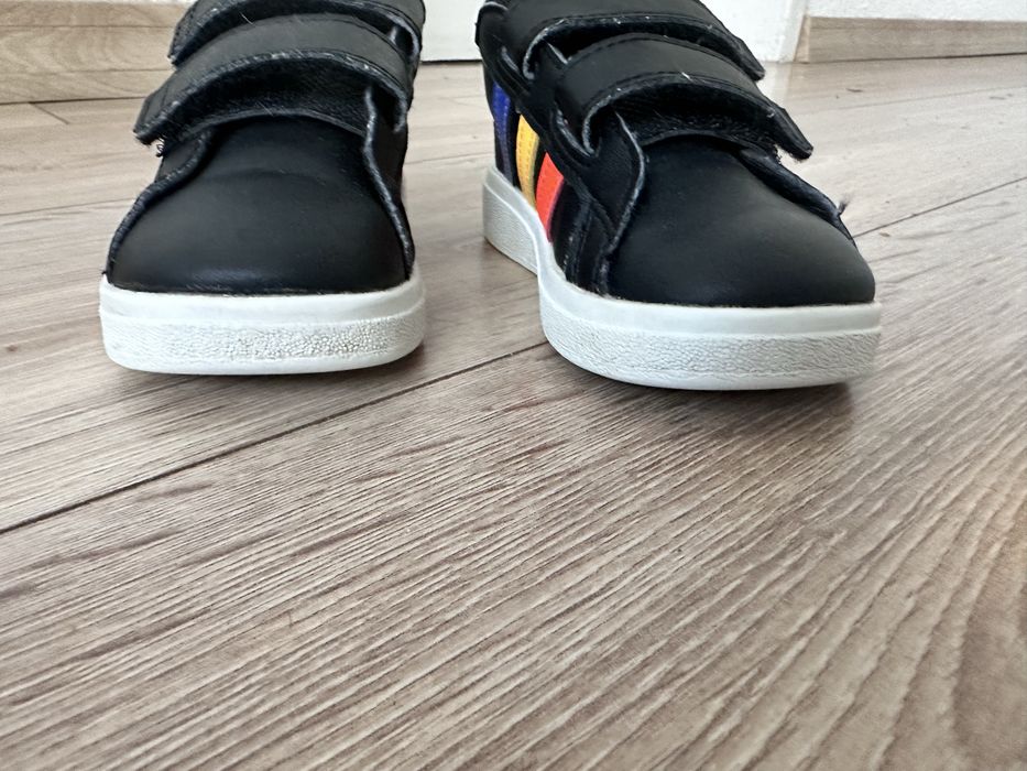 Маратонки Адидас 23номер