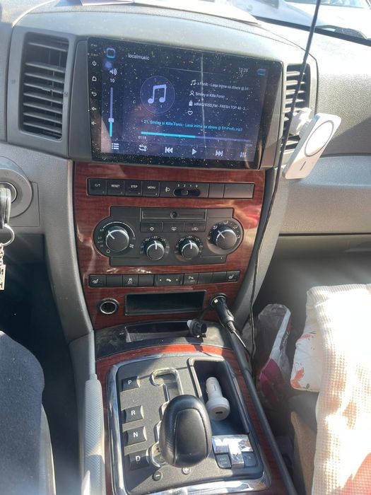 Vând Jeep Grand Cherokee