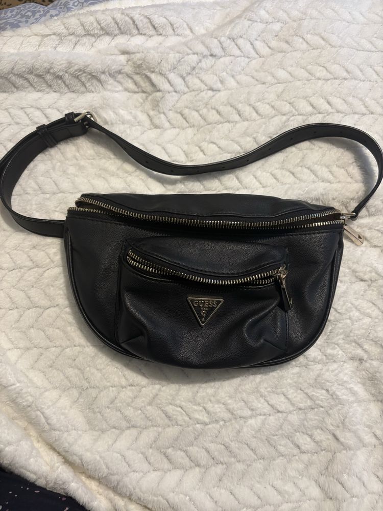 Кожен Банан Guess