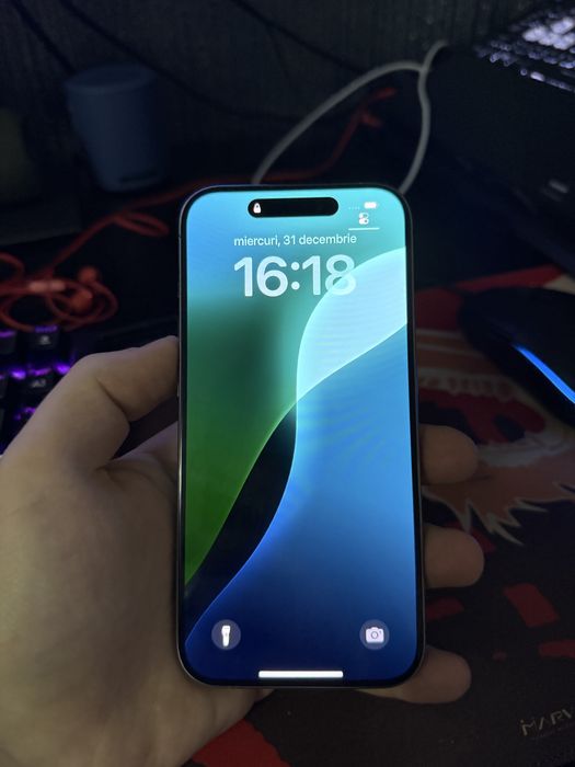 Vand iphone 15 pro 256gb