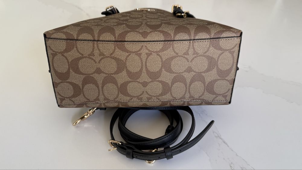 Чанта Coach Mollie Tote 25 in signature canvas
