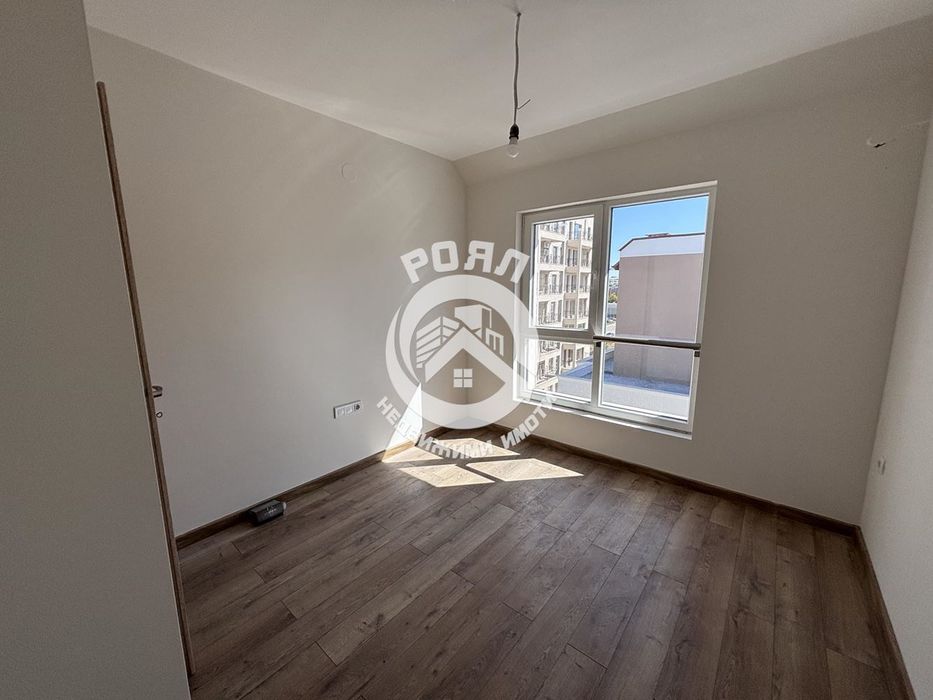 Продава се Четиристаен апартамент в Пловдив, Христо Смирненски - 109 кв.м за 1424 €/кв.м - Снимка #12