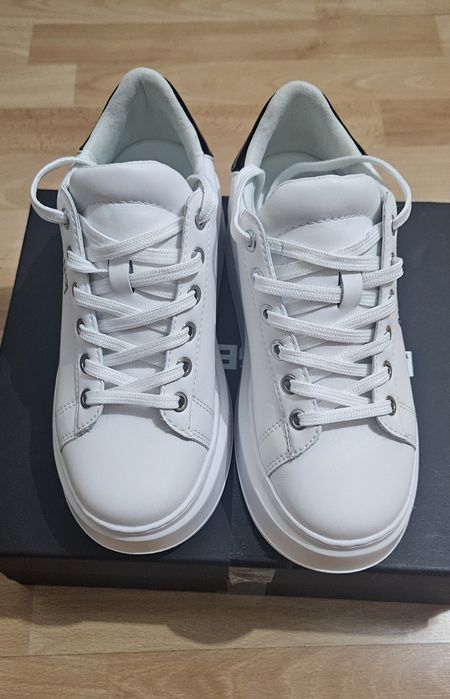 Karl Lagerfeld masura 35