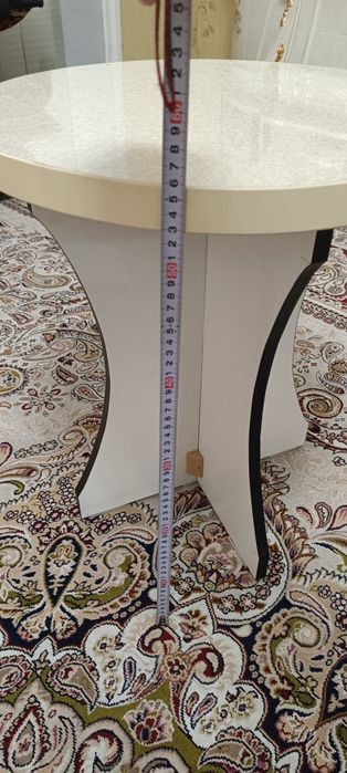 Столик в идеальном состоянии. Это не дсп. Это присованный мдф.