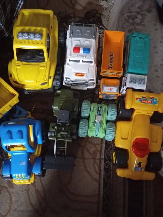 Продам игрушки для мальчика