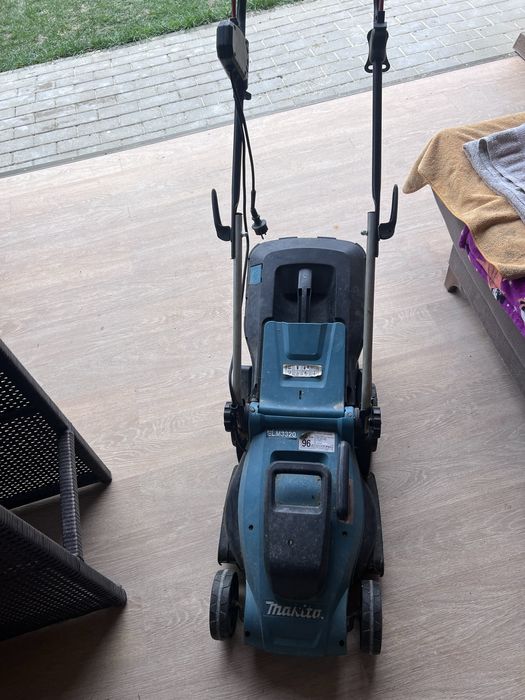 Vand masina de tuns iarba Makita