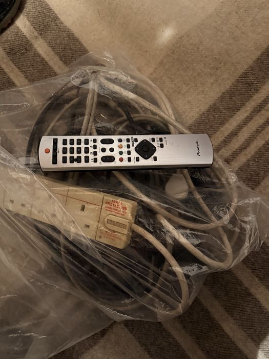 Телевизор Pioneer 43”