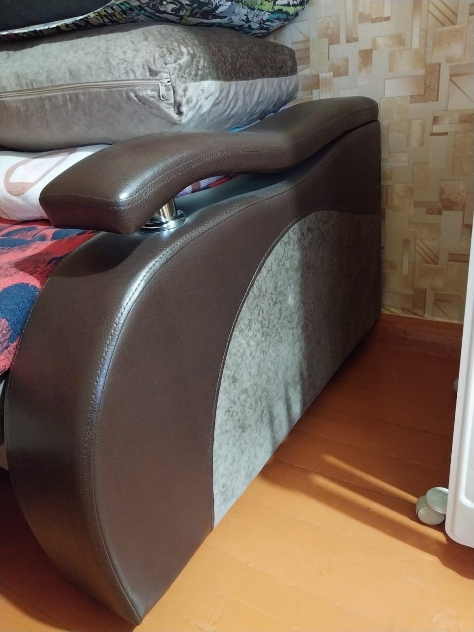 Продам инверсионный стол и кресло-кровать