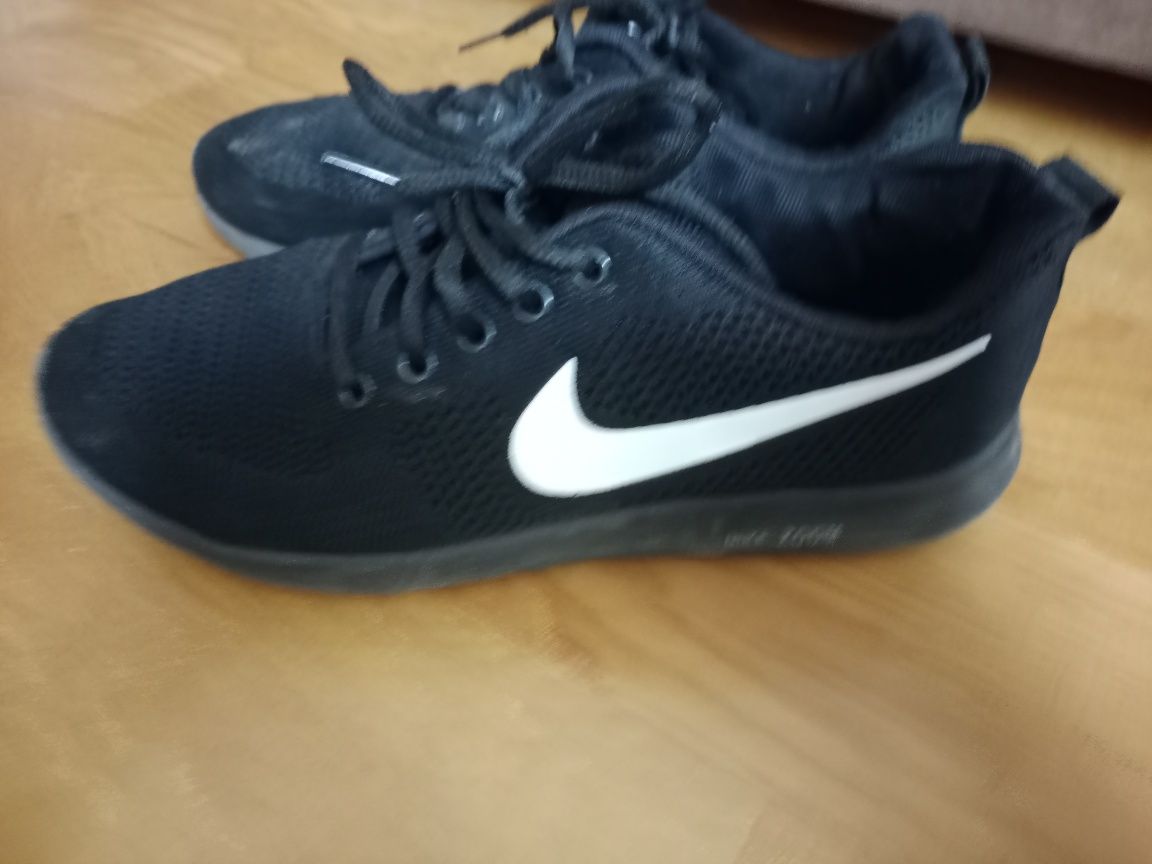 кроссовки Nike размер 39