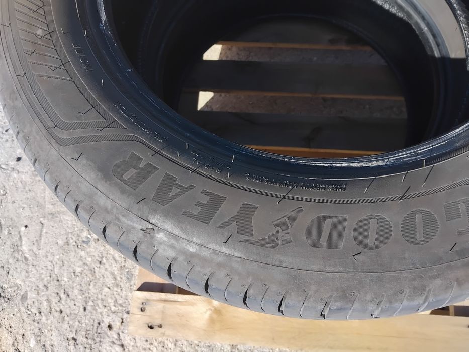 Летни гуми 215 60 17 GOOD YEAR efficient grip 2