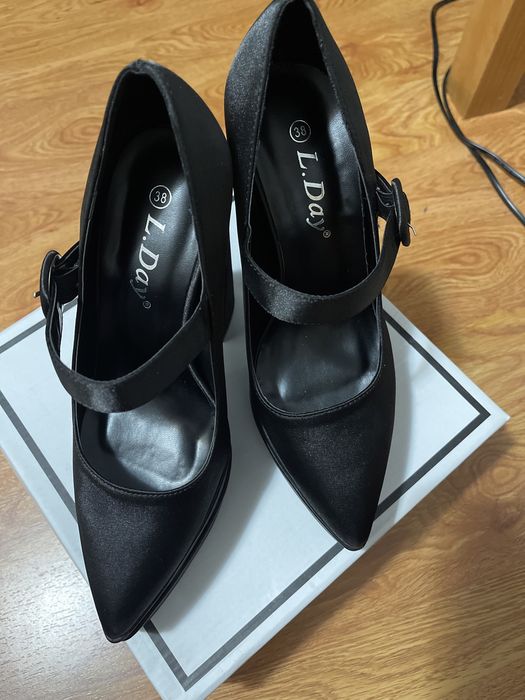 Pantofi cu platforma și toc gros