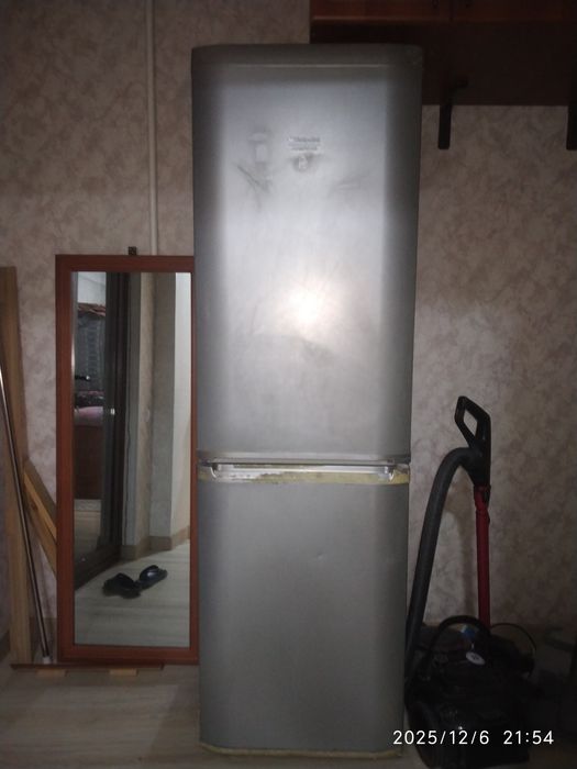 Холодильник Аристон