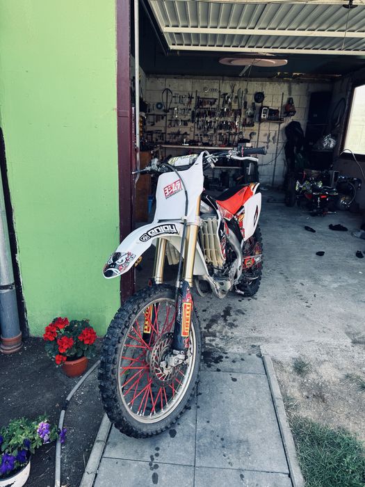 Dau la vanzare honda crf 250