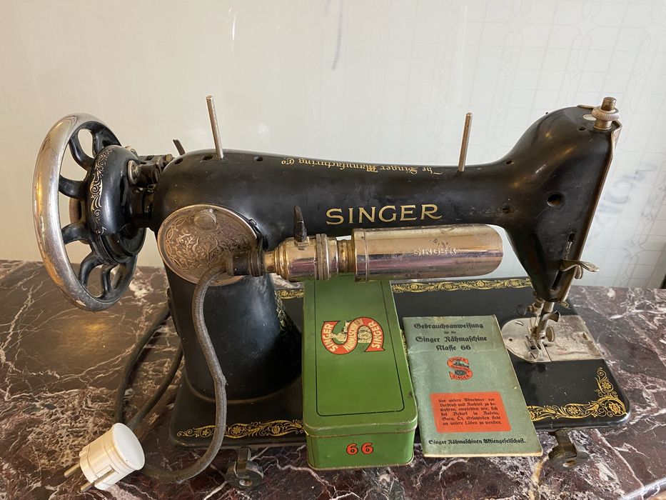 Masina de cusut SINGER