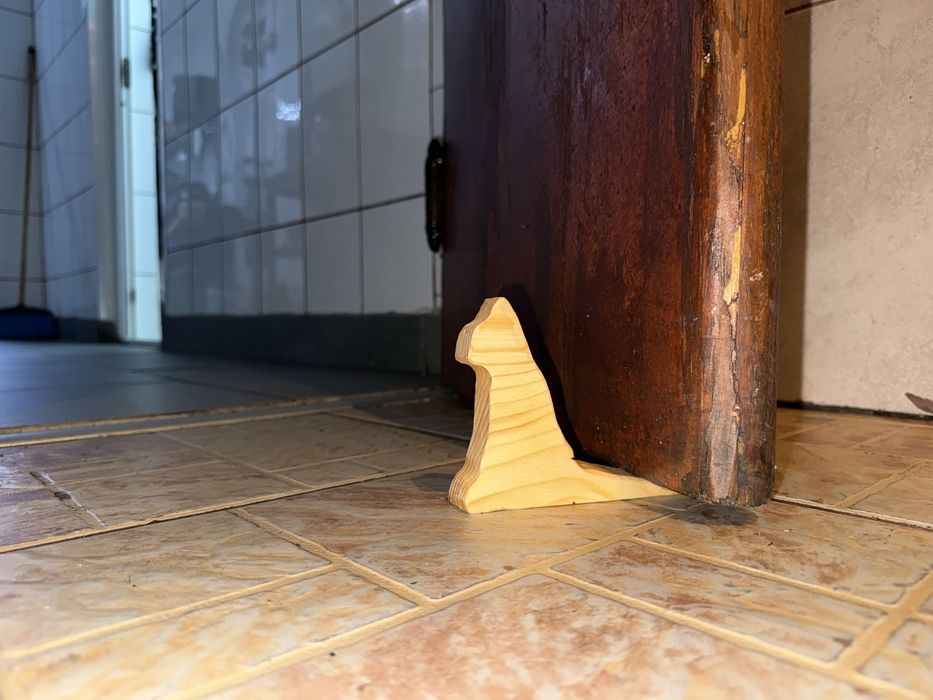 Opritor de ușa, opritoare din lemn în forma de pisica