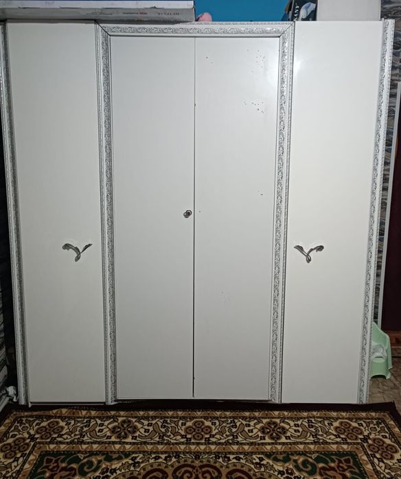 Продам спальный гарнитур