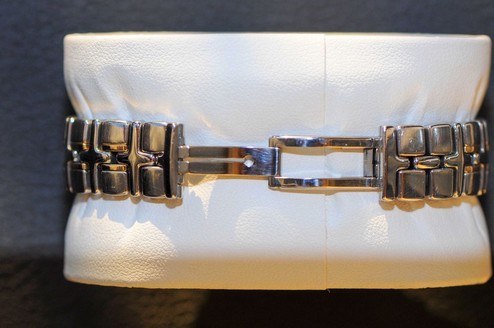 Швейцарски дамски часовник с диаманти - Raymond Weil Parsifal - 9690