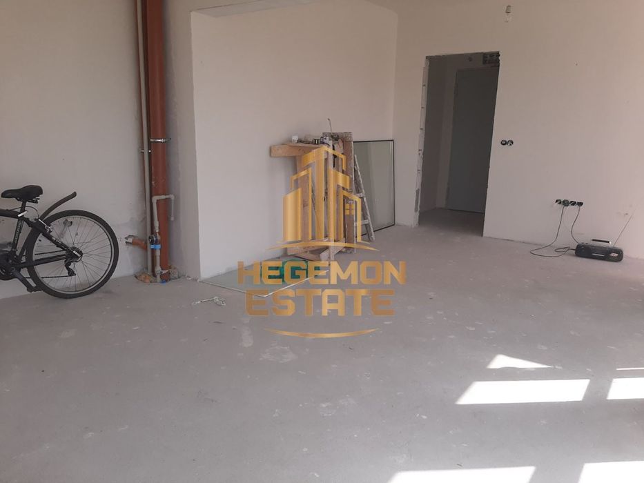 Продава се Двустаен апартамент в Варна, Център - 75 кв.м за 1520 €/кв.м - Снимка #1