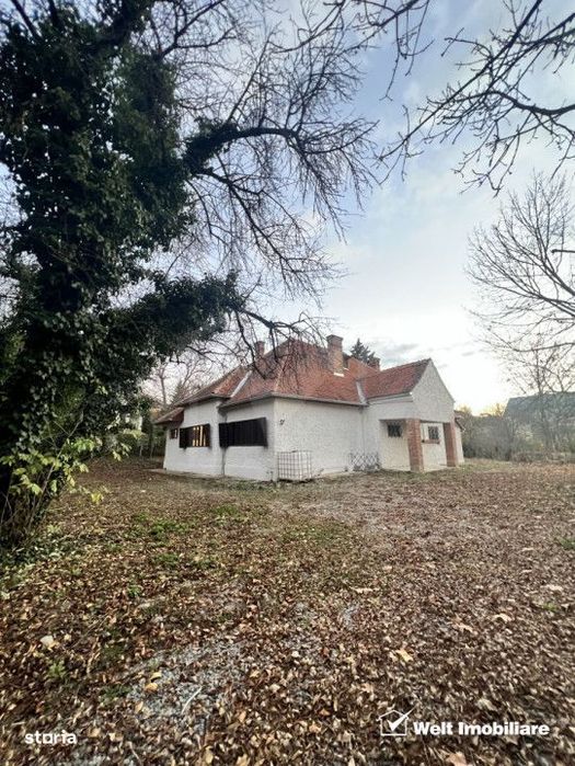 Vila 250mp 4 fatade, teren 2200mp, str Republicii