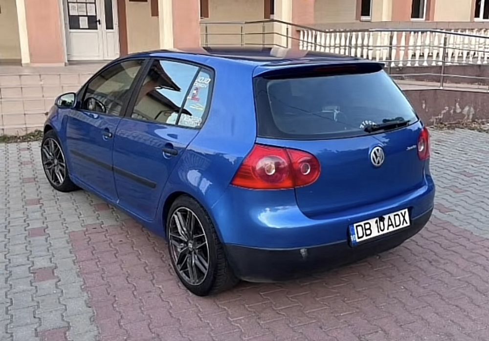 Golf 5 an fabricatie 2004 19 tdi madina este intro stare perfecta