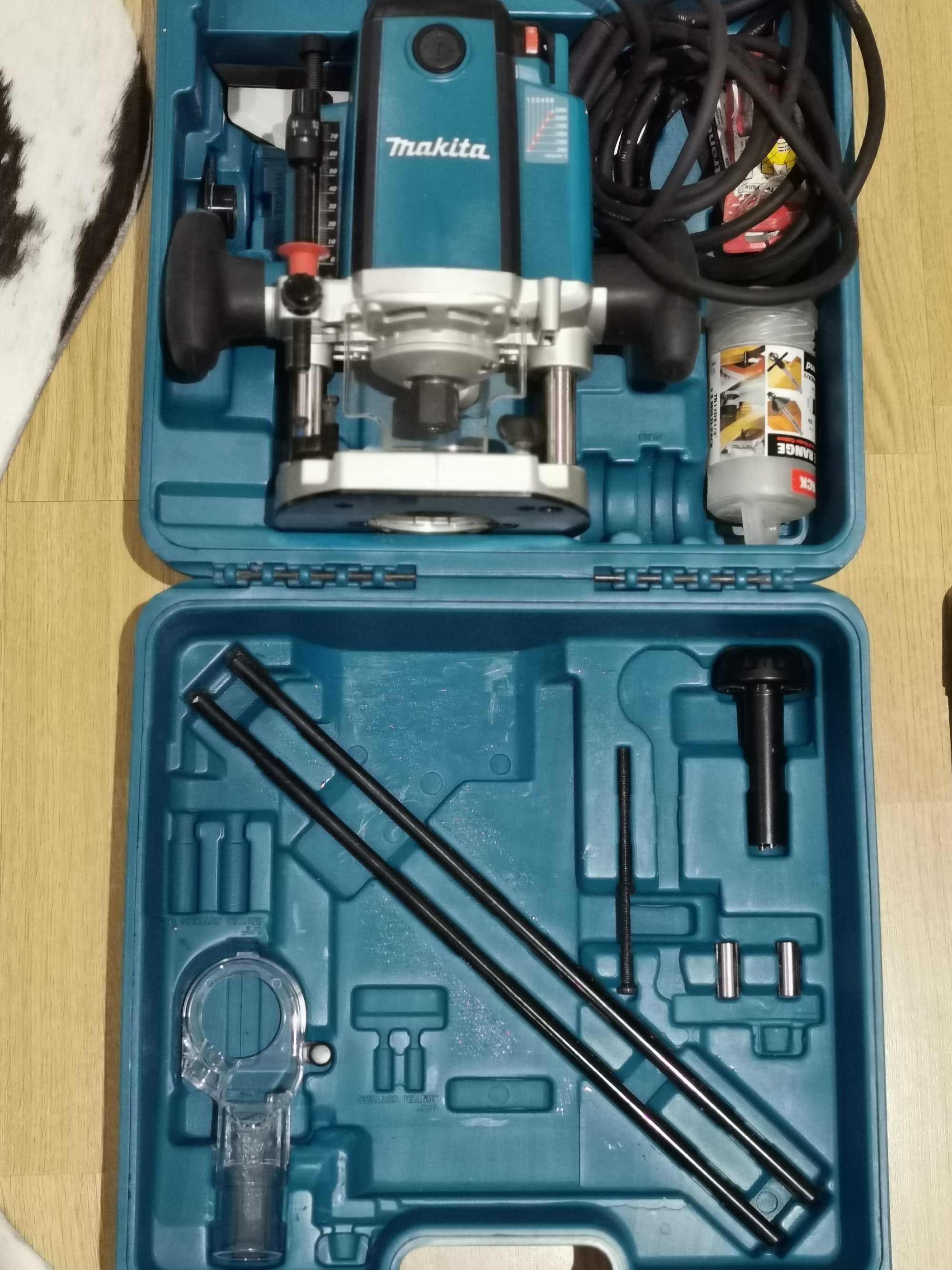 Оберфреза Makita Макита RP2301FC комплект с куфар с 7 ножа фрезера