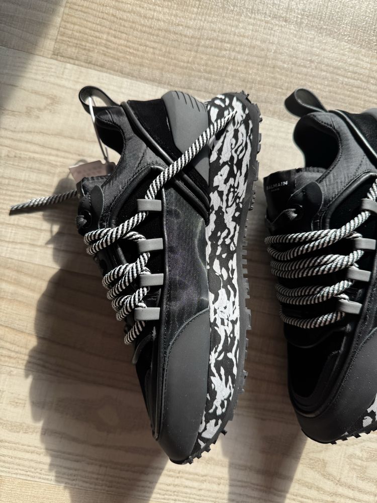 Vand adidasi Balmain marimea 40-41