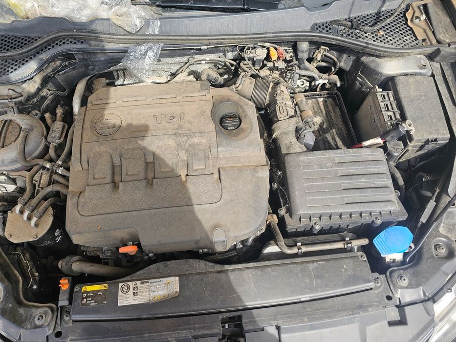 Dezmembrez Seat Leon 1.6 tdi cod CLHA 77KW an 2013