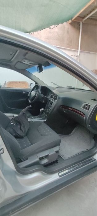 Продам свою Вольво s 60 АКПП в аварийке!