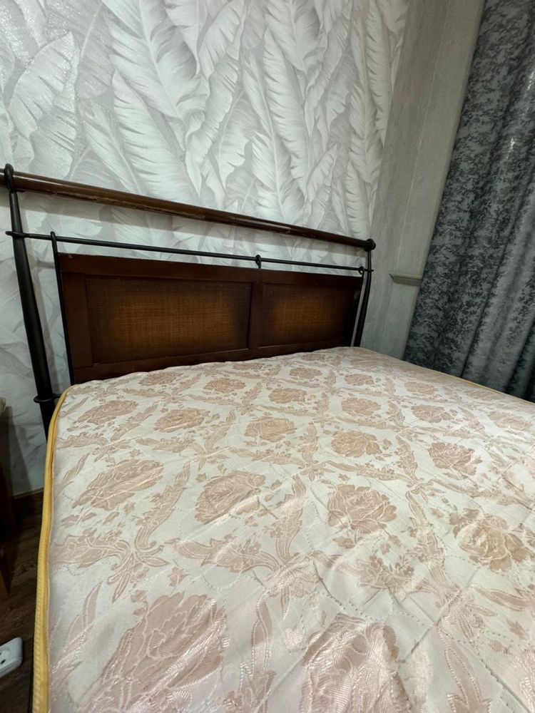 Продам кровать кованную
