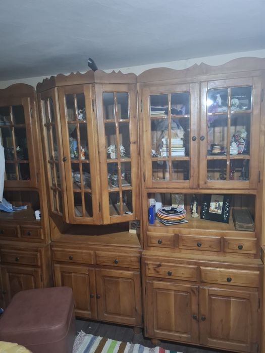 Mobila din lemn masiv