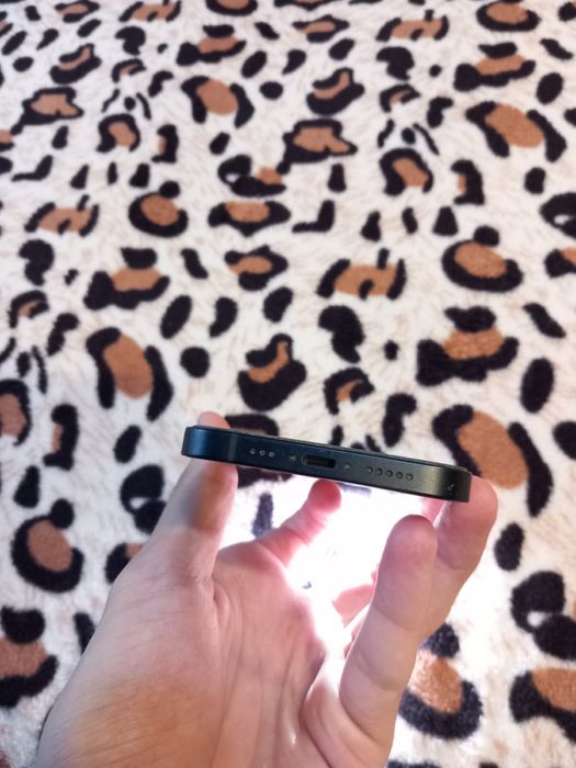 Vand Iphone 12 64GB