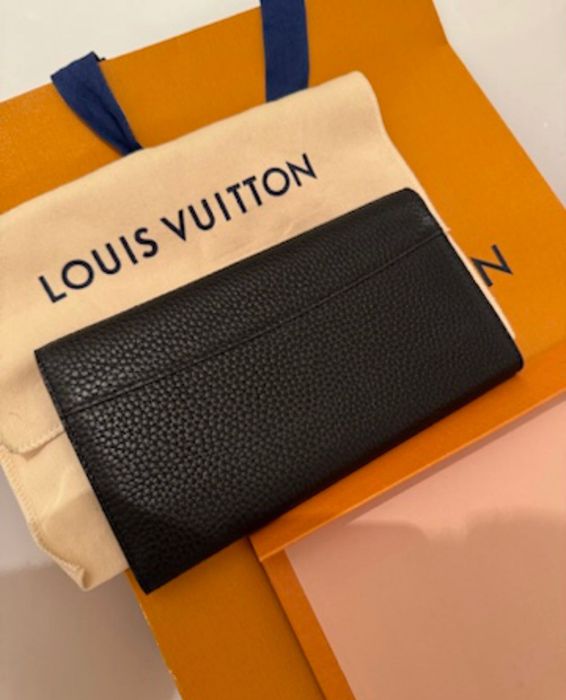 Portofel original Louis Vuitton Capucines