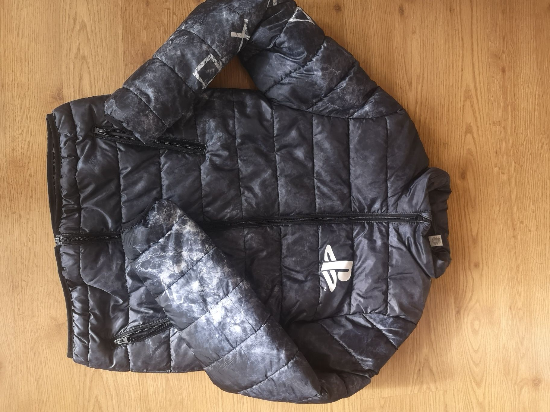 Яке H&M PlayStation