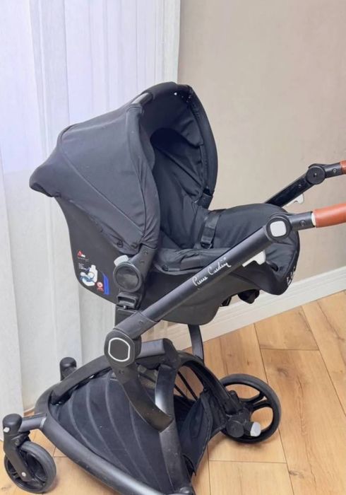 Коляска 2 в 1 и автокреслом