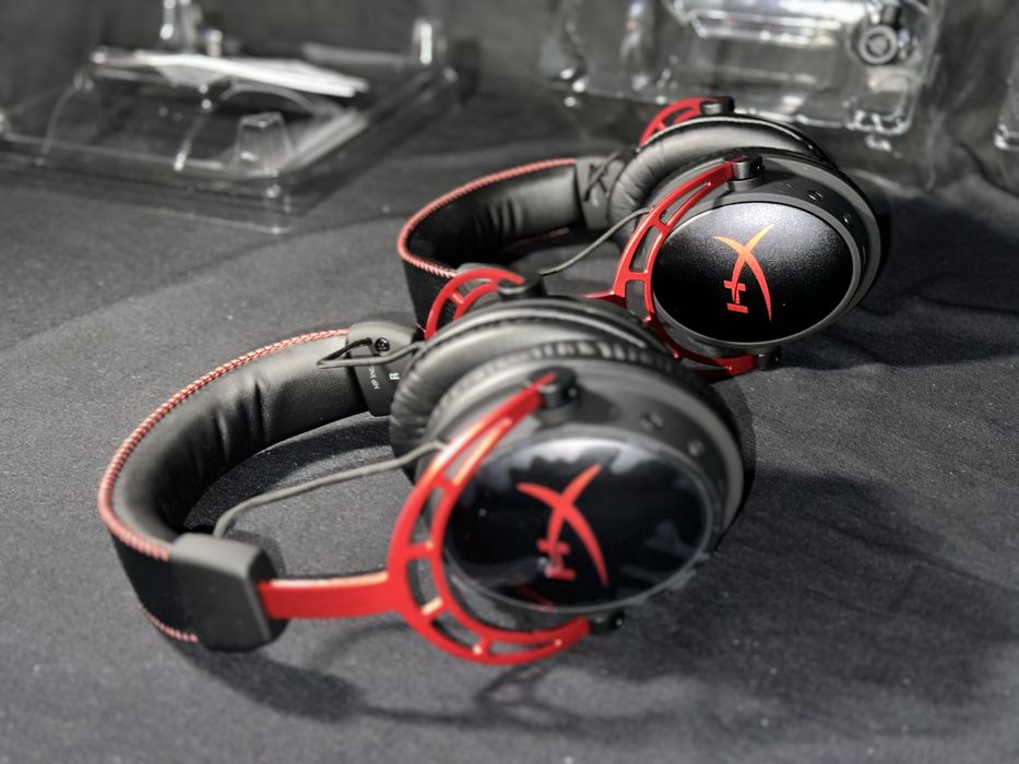 Hyperx Alpha Wireless black red