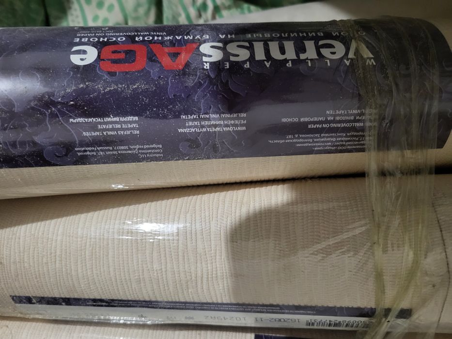 Обои 3 вида, каждый вид по 6 рулонов