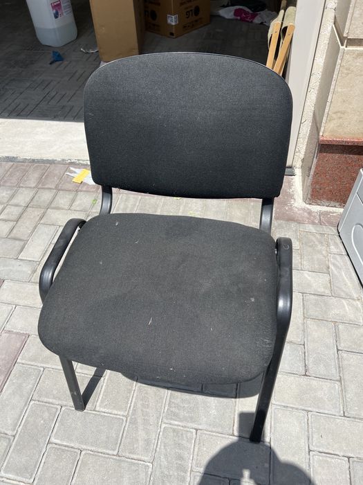 Стулья  металлические и подставки металлические