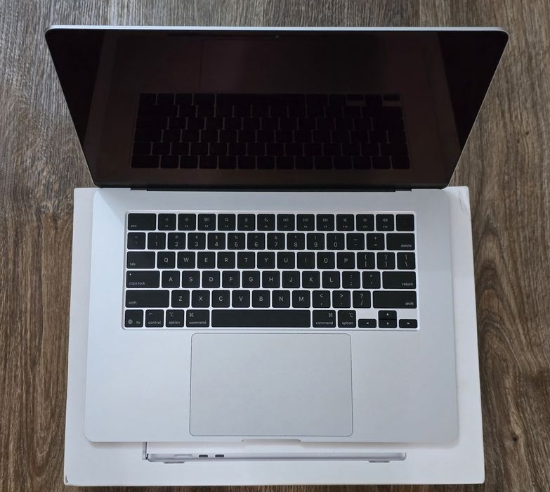 MacBook Air 15 M4 24/512 Silver