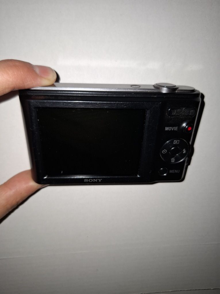 Компактен дигитален фотоапарат SONY Cybershot W810