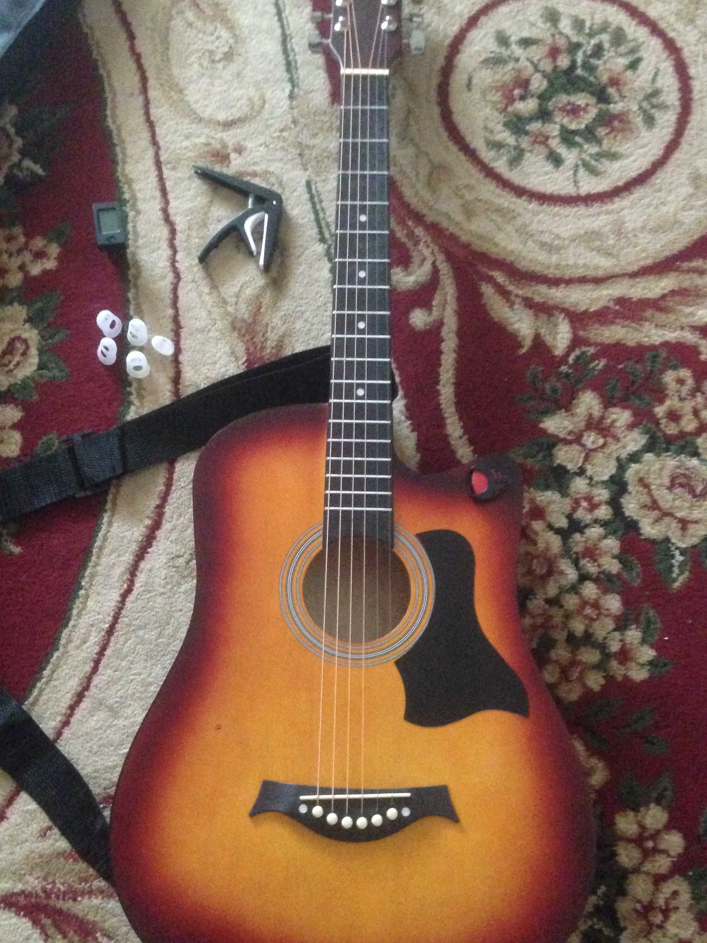 Gitara sotiladi Arzon narxda yangi srochni