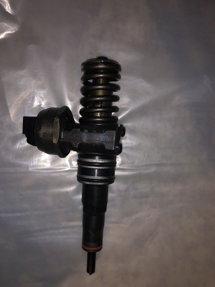 Помпа дюза touareg 2.5d r5 2005