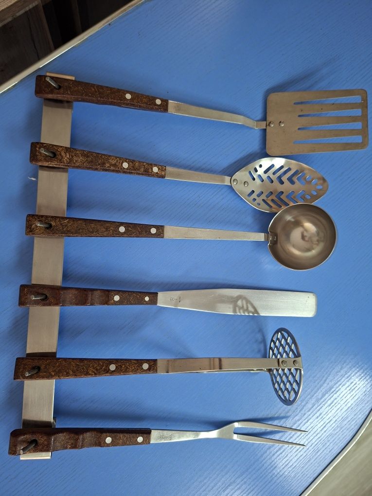 Продаётся кухонный набор