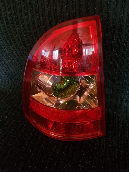 Оригинален ляв стоп Toyota Corolla E12 Комби Тойота Корола Е12