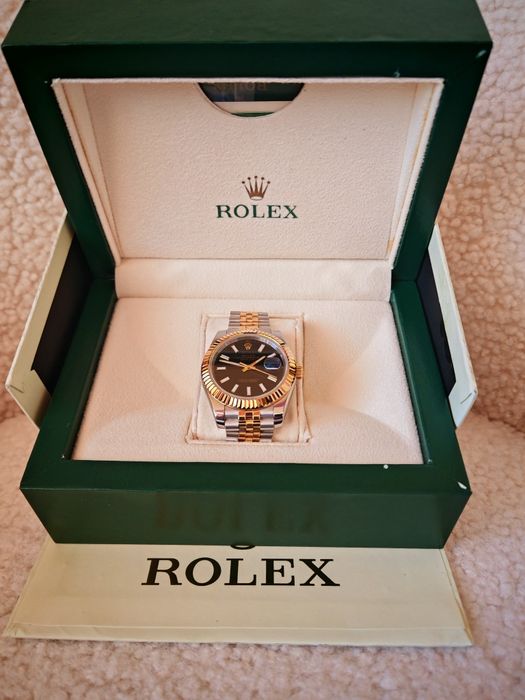 Луксозен Часовник