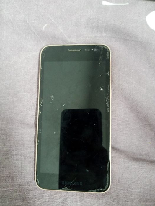 Продам целый Samsung galaxy J2 core