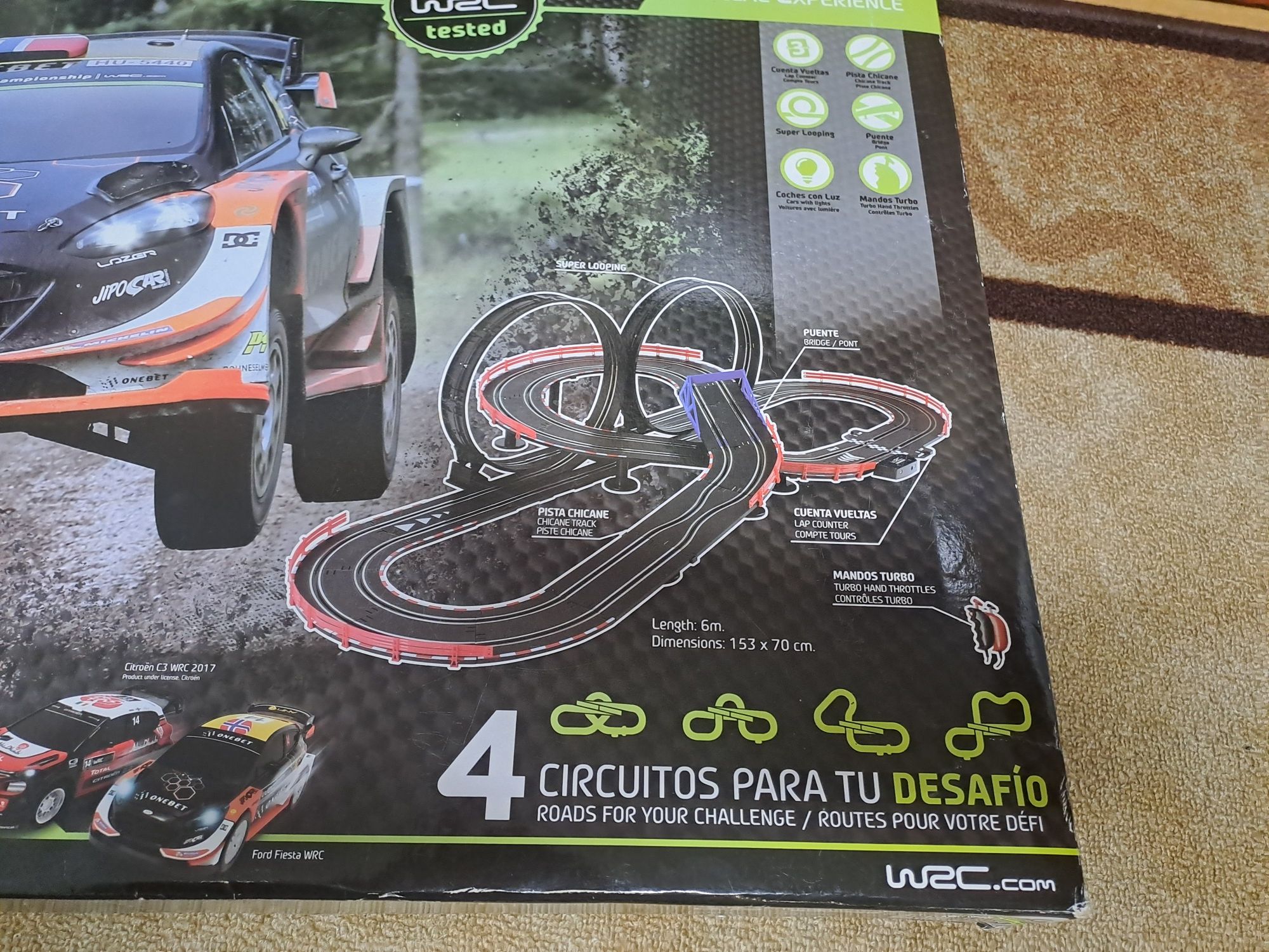 Писта WRC с четири варианта и две колички