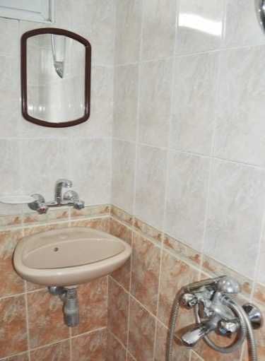 Дава се под наем Едностаен апартамент в Бургас, Крайморие - 40 кв.м за 180 € - Снимка #1