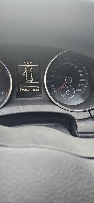 Golf 6 2.0 tdi sau schimb cu logan după 2015